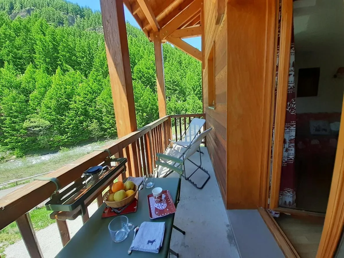 Appartement Au Pied Des Pistes A Molines En Queyras Apartment
